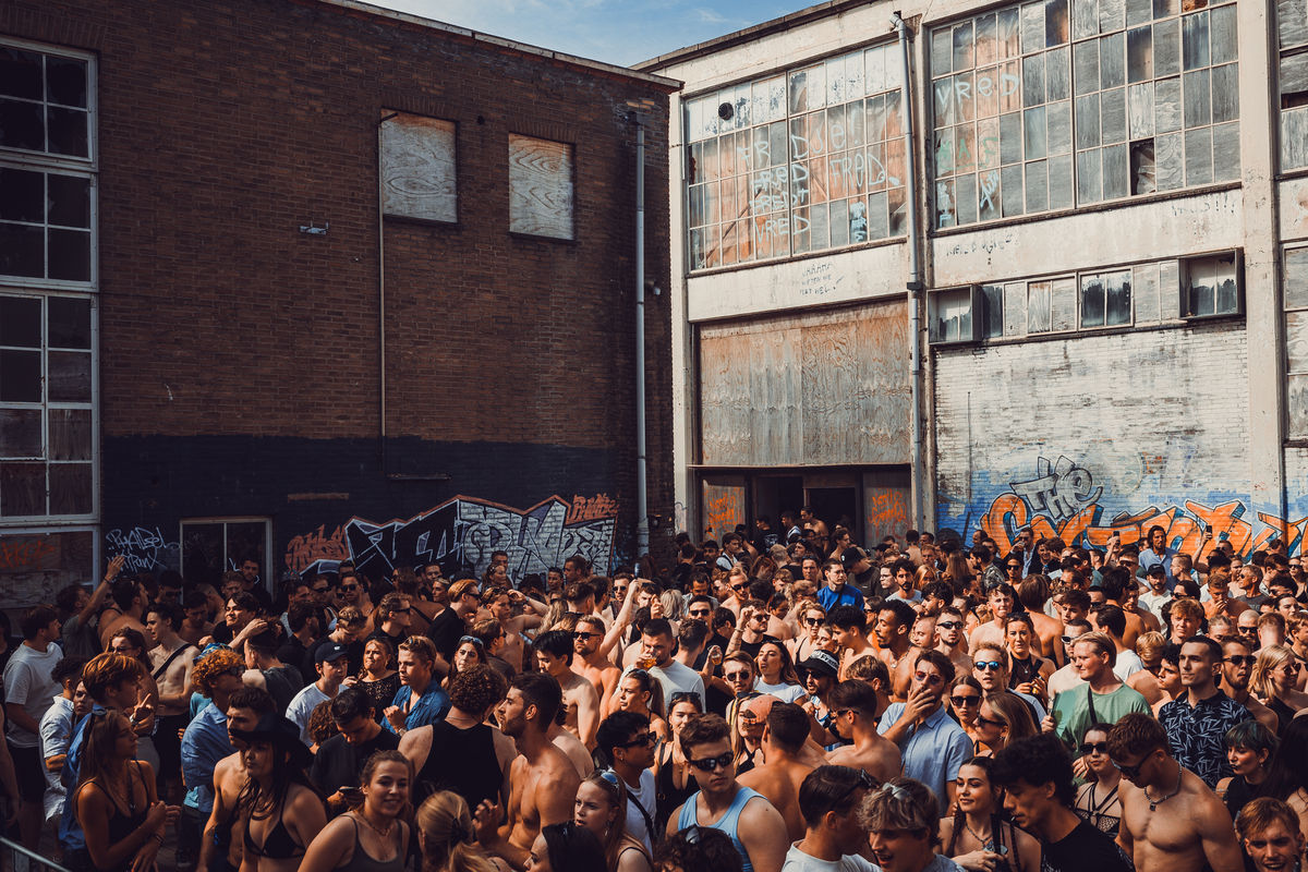 Loading... just a sec